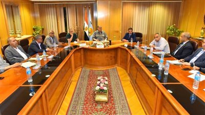 محافظ أسيوط يناقش الاستعدادات النهائية لتطبيق قانون التصالح الجديد