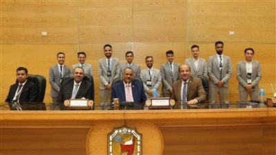 توفير فرص تدرببية لأكثر من ٧٠٠ طالب وطالبة خلال الملتقى الأول للتوظيف بصيدلة سوهاج