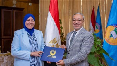 بالصور.. رئيس جامعة طنطا يلتقي ثلاث عمداء كليات بعد تعينهم بقرار جمهوري 