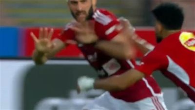 عمر كمال عبدالواحد يسجل ثالث أهداف الأهلي أمام الاتحاد السكندري