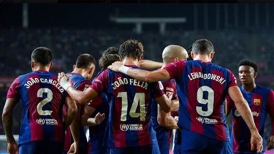 صحيفة إسبانية: الهشاشة الدفاعية تسببت في موسم صفري لبرشلونة