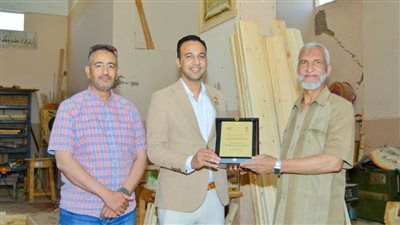 أمين عمال الشعب الجمهوري بسوهاج للعمال: مصر بكم قوية وتتواصل مسيرة نجاحكم