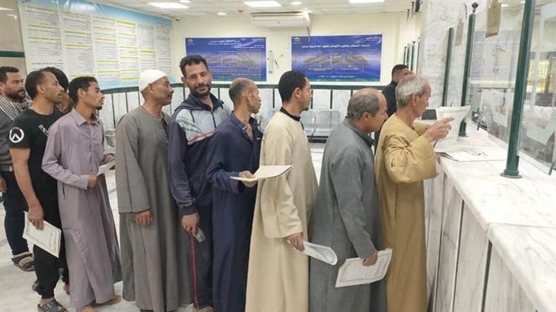 إقبال المواطنين على