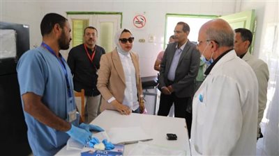 حياة كريمة قافلة طبية من 7 تخصصات في الوادي الجديد