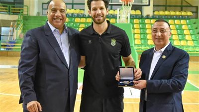 محافظ الإسكندرية يكرم أبطال فريق كرة السلة بنادي الاتحاد السكندري بمناسبة الفوز بكأس مصر 