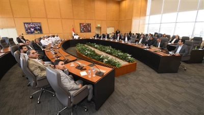 وزير الإسكان العماني يلتقي مسؤولي شركات التطوير العقاري لبحث الاستثمار بالسلطنة