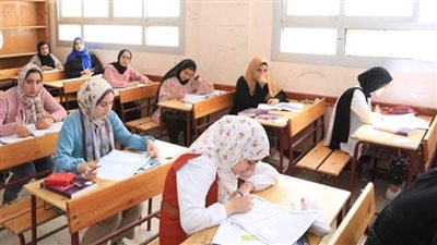 طلاب النقل يؤدون امتحانات نهاية العام لليوم الثاني على التوالي بمحافظات الجمهورية