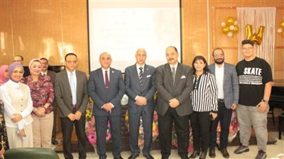 رئيس جامعة أسيوط يهنئ عميد كلية التربية النوعية لبلوغه سن المعاش