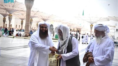 رئاسة الشؤون الدينية بالمسجد النبوي تستقبل طلائع حجاج بيت الله الحرام بالهدايا والمصاحف