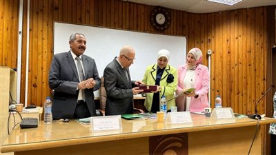 إعلام القاهرة تستعرض أدوات بحثية جديدة لدعم بحوث الإعلام البيئي