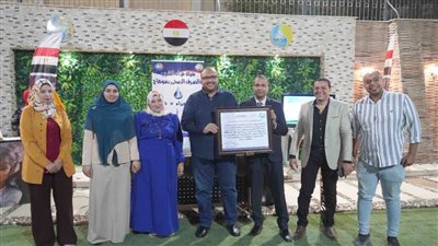 احتفالاً بعيد العمال: رئيس مياه سوهاج يكرم 60 من العاملين المتميزين