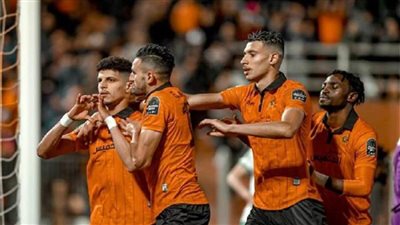 نهضة بركان يتقدم على الزمالك بهدفين في الشوط الأول 