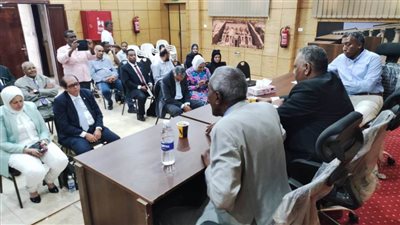 إعلام أسوان يحتفل بعيد العمال