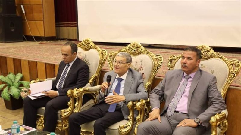 محافظ المنيا خلال