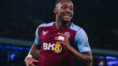 أستون فيلا يتفوق على ليفربول ويحافظ على آماله في التواجد بدوري الأبطال