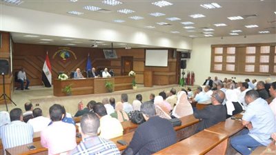 سكرتيرعام البحيرة يناقش تسوية اعتمادات الخطة الاستثمارية 