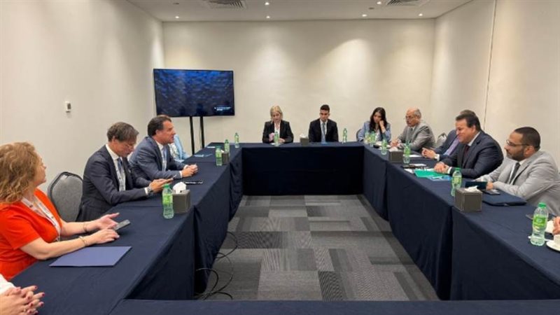 لقاء وزير الصحة ونظيره