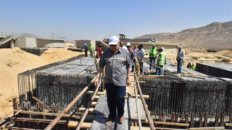 محافظ أسيوط يتفقد