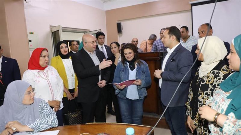 غنيم والجدى فى المركز