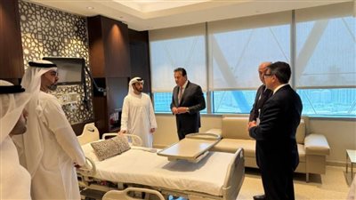 وزير الصحة يشيد بالدمج بين الخدمات الطبية خلال زيارته مستشفى «كليفلاند كلينك أبوظبي»