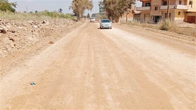  بالصور.. محافظ الغربية يتابع استمرار أعمال رصف طريق الشين قطور