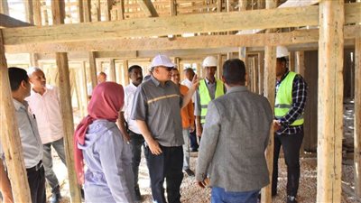 محافظ أسيوط يتفقد أعمال تنفيذ مشروع إحلال وتجديد موقف سيارات الغنايم