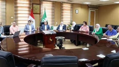 محافظ الشرقية يناقش مقترح تطوير الهوية البصرية للمحافظة