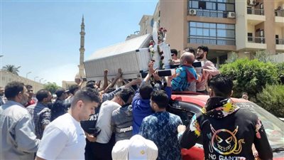 بالصور.. تشييع جنازة عامل دليفري ضحية صديقه بالشرقية