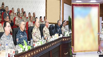 عاجل.. وزير الدفاع  يشهد المرحلة الرئيسية لمشروع مراكز القيادة