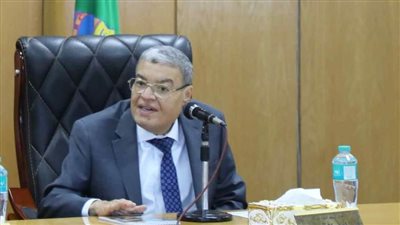 محافظ المنيا يعقد اجتماعًا لمتابعة مشروعات قرى 