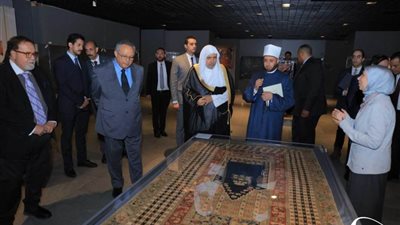 رئيس رابطة الجامعات الإسلامية في جولة تفقدية لمكتبة الإسكندرية