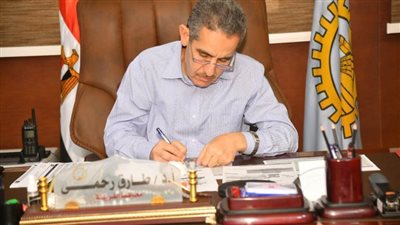 بالصور.. محافظ الغربية يناقش مستجدات التصالح في مخالفات البناء 