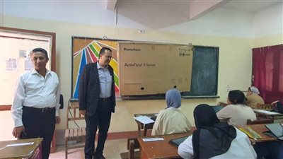  بالصور.. وكيل وزارة  التعليم بالغربية يتفقد امتحانات النقل للثانوي في طنطا