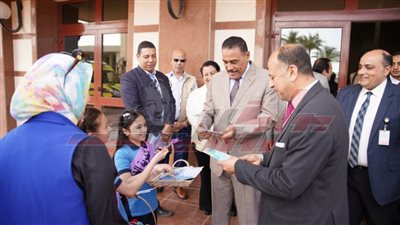 محافظ مطروح يستقبل أولى رحلات الشارتر السياحي لموسم صيف ٢٠٢٤ القادمة من دولة التشيك 