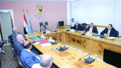 المجلس الأعلى للجامعات يشيد بالإمكانيات الفنية لكلية طب أسنان جامعة سوهاج