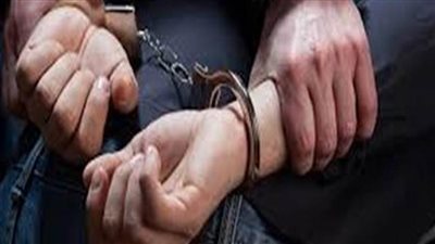 سقوط عاطل يدير أكاديمية وهمية للنصب بمنح شهادات دكتوراه وماجستير بالقاهرة