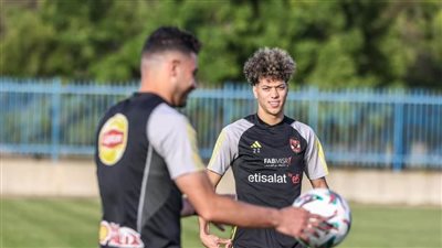 وزير الرياضة يطمئن على بعثة النادي الأهلي في تونس