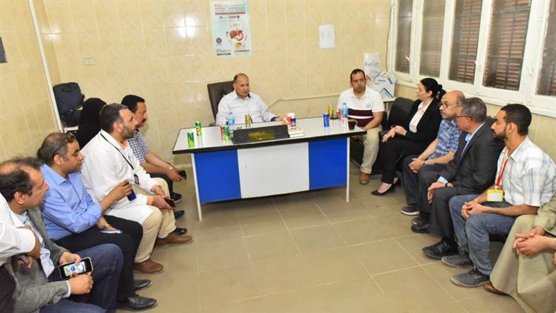 محافظ أسيوط ومساعد