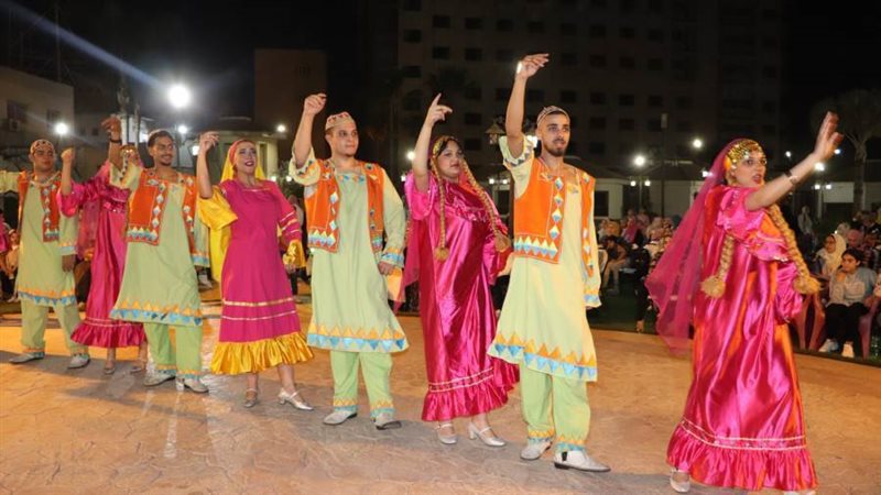 حفل فنى استعراض لفرقة