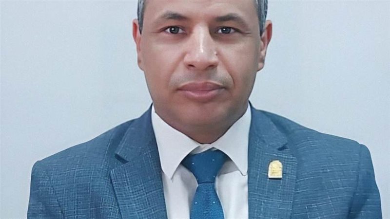 عميد كلية التربية