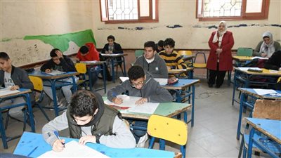 طلاب الشهادة الإعدادية بالفيوم: 