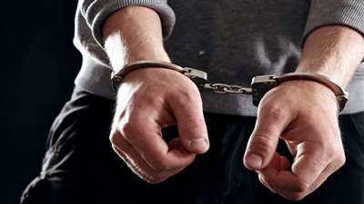 القبض علي شخص لادعاء الكذب باستبدال عملات أجنبية بعملات محلية بطريق المغافلة بمطار القاهرة