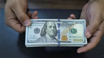 عاجل.. استقرار أسعار الدولار وتراجع 