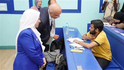 رئيس جامعة عين شمس يتفقد سير امتحانات الفصل الدراسي الثاني 