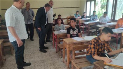 وكيل تعليم البحيرة يتفقد لجان امتحانات الإعدادية