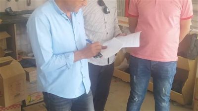 ضبط صاحب منفذ مشروع جمعيتي لبيعه المقررات التموينية بالسوق السوداء