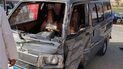 مصرع شخص وإصابة آخر في حادث تصادم سيارتين بأسيوط