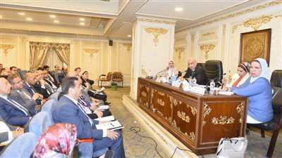 نائب جامعة أسيوط التكنولوجية يستعرض برامج الجامعة أمام تعليم النواب