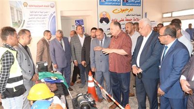 محافظ أسيوط يشهد الاحتفال باليوم العالمي للسلامة والصحة العامة بكلية طب الأزهر