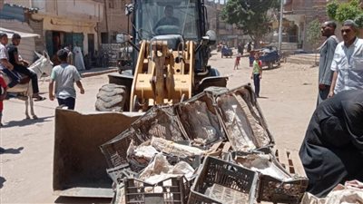 تحرير 35 محضر إشغالات ومرافق بمركز أبو تيج في أسيوط